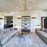 Large Apartment 4Bd, 8 Guests & Paris