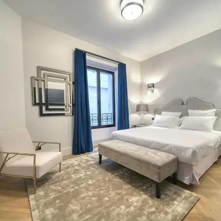 Large 4bd, 8 Guests & Parigi