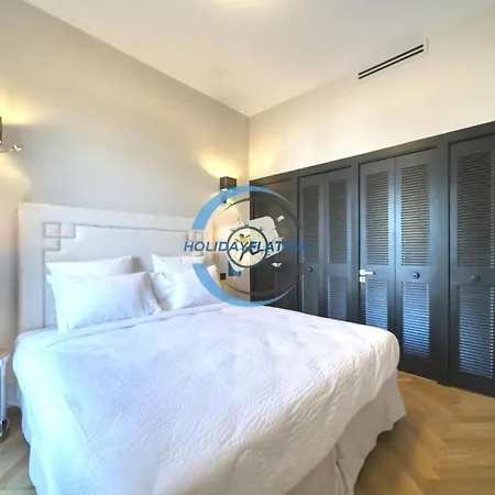 Apartment Large 4bd, 8 Guests &